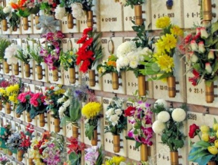 Cimitero - consentito l'accesso ai fiorai